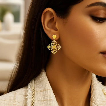 Peelerie jewelry piece in midnight luxury editorial product photo, high-contrast studio lighting