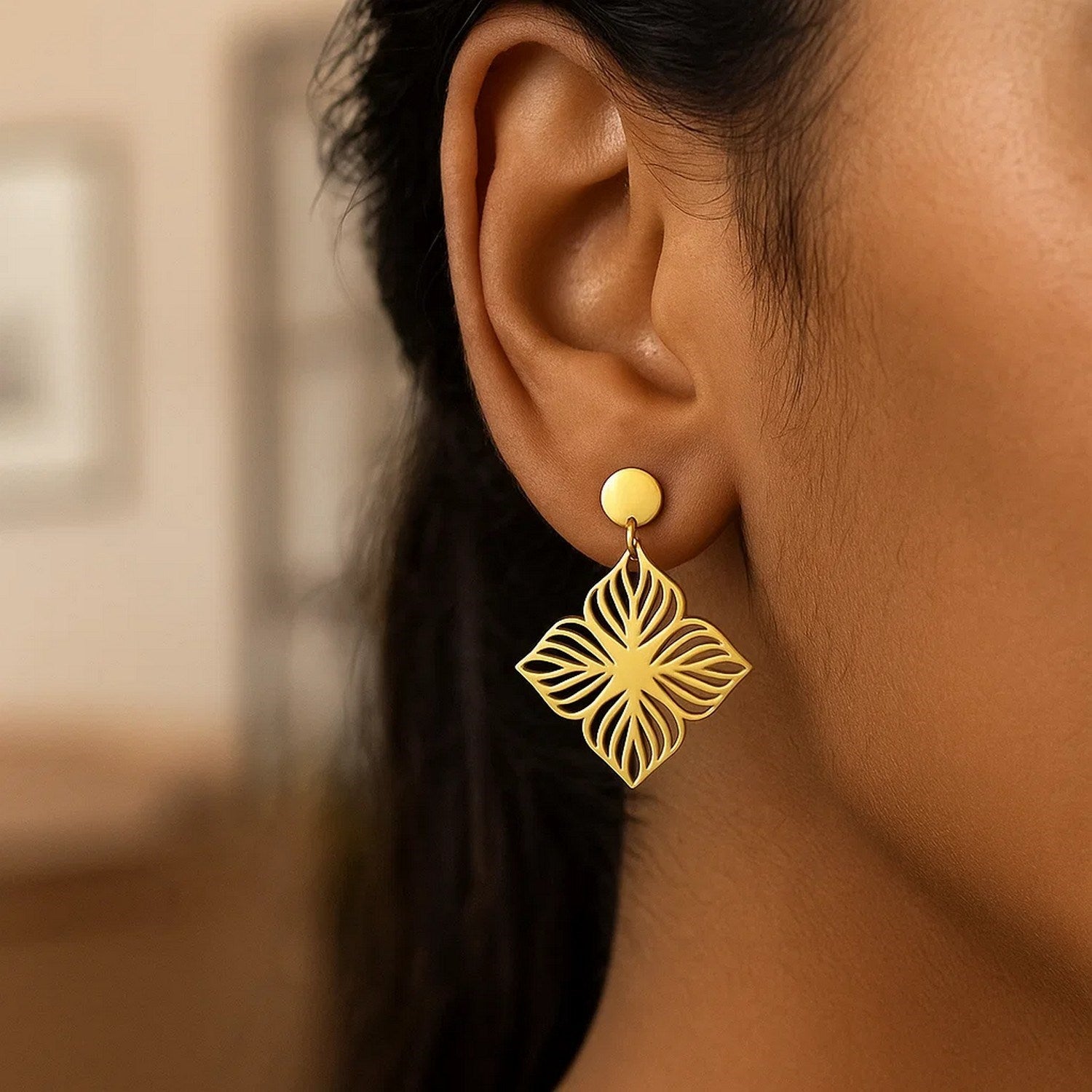 Peelerie jewelry piece in midnight luxury editorial product photo, high-contrast studio lighting