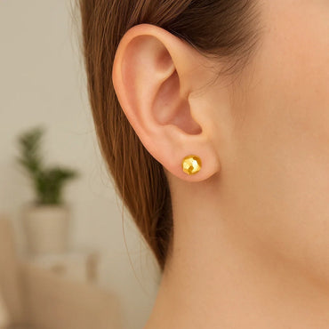 Peelerie jewelry piece in midnight luxury editorial product photo, high-contrast studio lighting