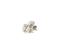 Puces d'oreilles plates en or blanc 14 carats, taillées en diamant (8 mm)