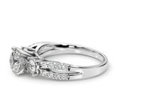 Bague de fiançailles en or blanc 14 carats avec 3 diamants ronds (2 carats au total) sur anneau fendu