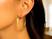 Boucles d'oreilles créoles en or jaune 14 carats avec sequins pendants (1.5x30mm)