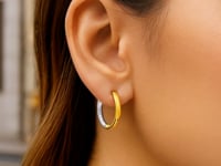 Boucles d'oreilles créoles bicolores en or 14 carats avec texture (2,5x15mm)