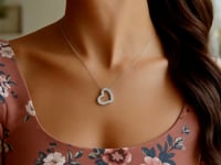 Pendentif cœur en or blanc 14 carats
