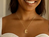 Pendentif Initial E Hélium en Or Jaune 14 carats