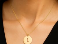 Pendentif initial L en or jaune 14 carats