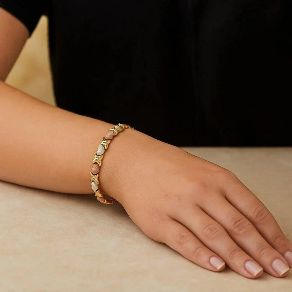 Heart bracelet in solid 14K tri-colour gold, view 4