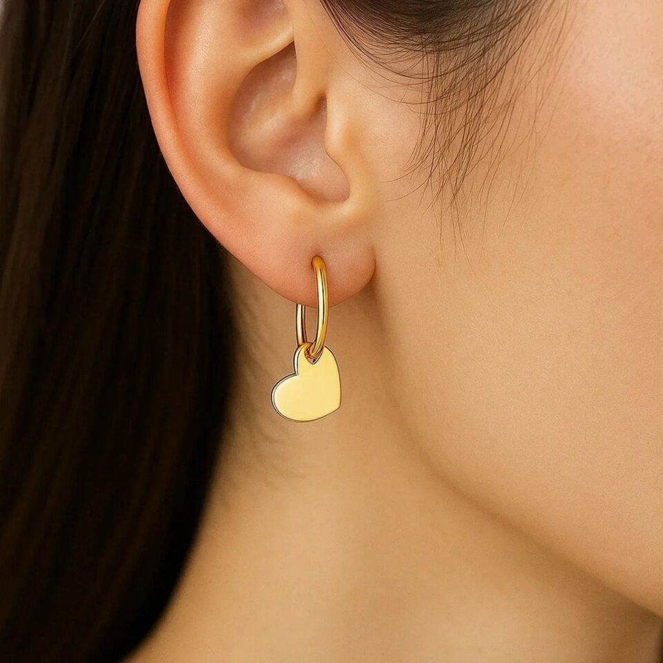 Hoop hearts earrings in solid 14K yellow gold, view 2