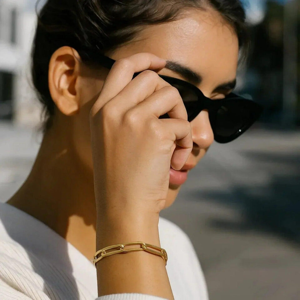 4.80mm paperclip bracelet in solid 14K yellow gold, view 3