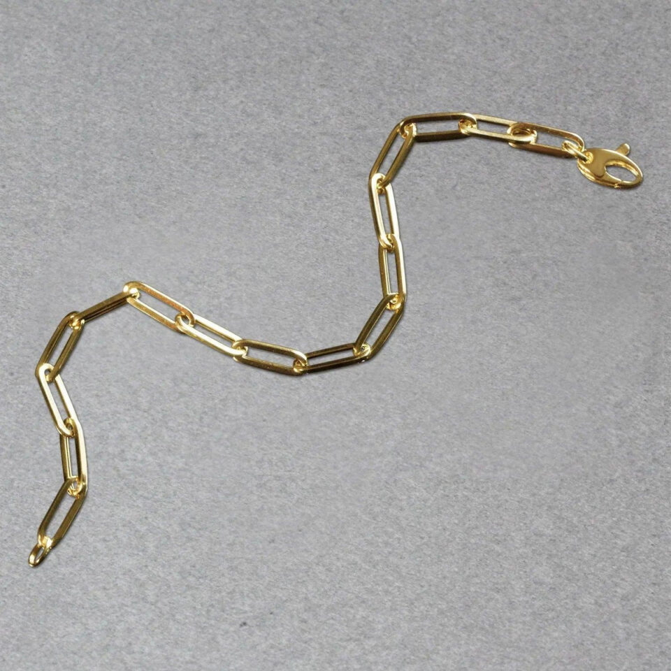 4.2 mm bold paperclip chain bracelet in solid 14K yellow gold, view 4