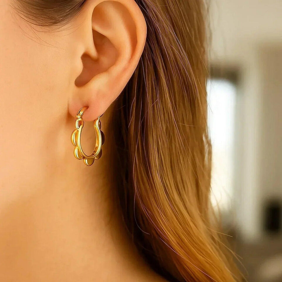 14K Yellow Gold Hoop Earrings Scalloped