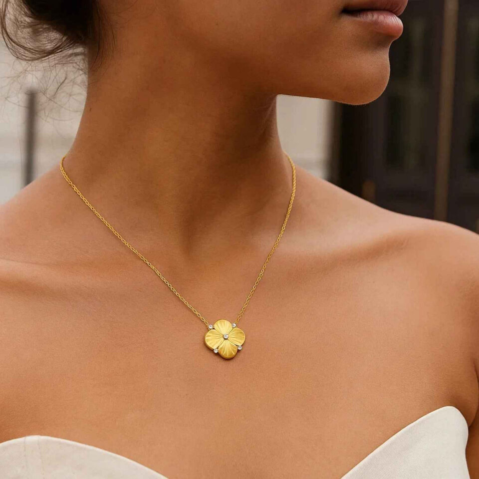 14K Yellow Gold Clover Lab-Grown Diamond Pendant Necklace
