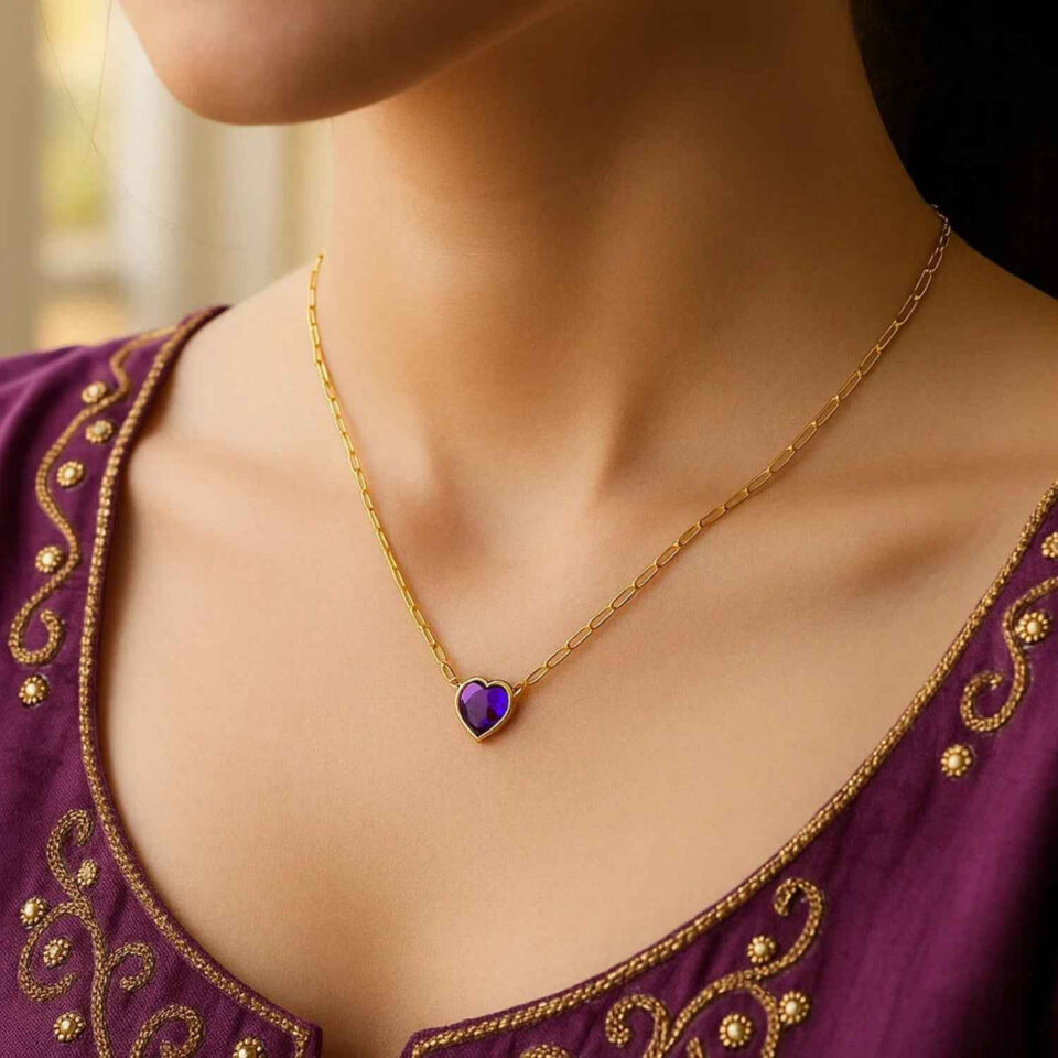 Heart amethyst necklace in solid 14K yellow gold, view 3