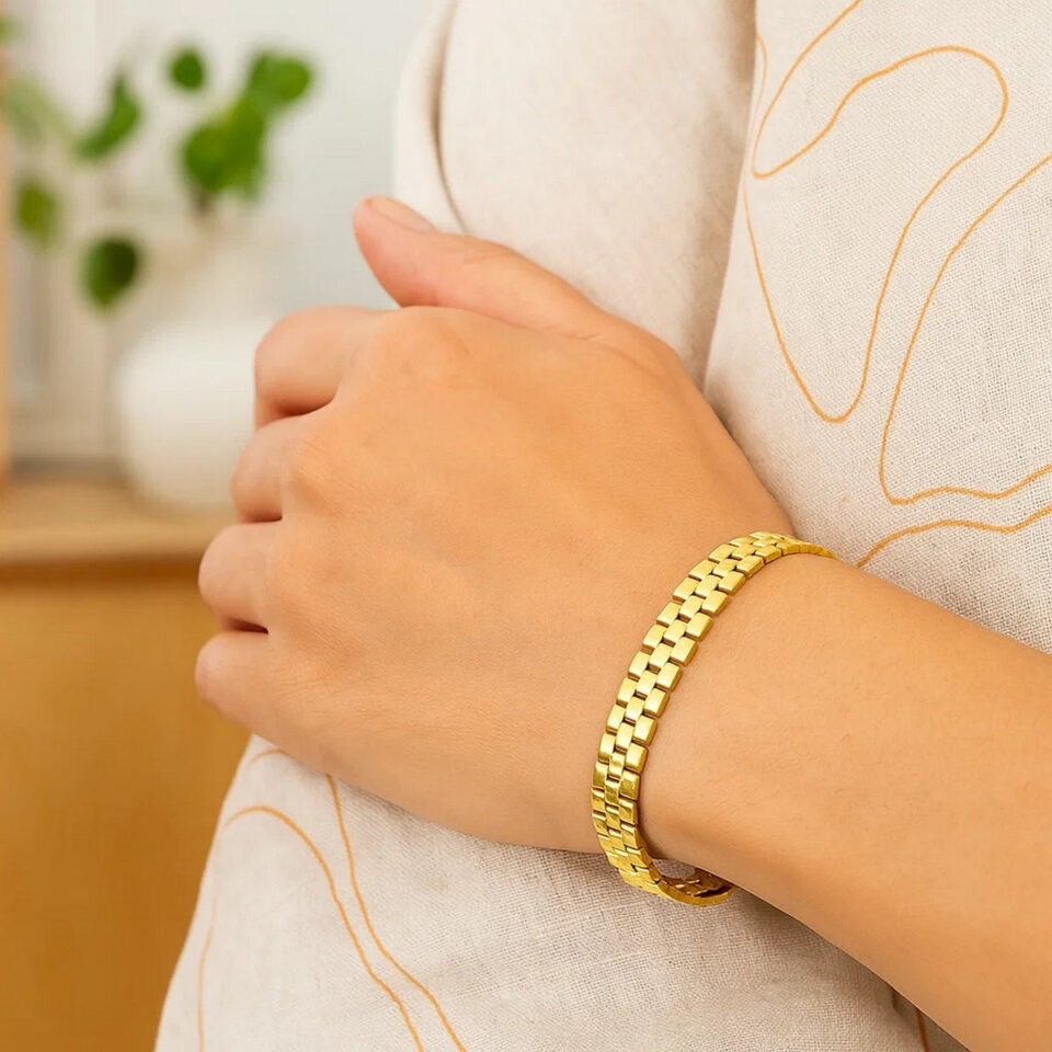 14K Yellow Gold Small Cobblestone Link Bracelet