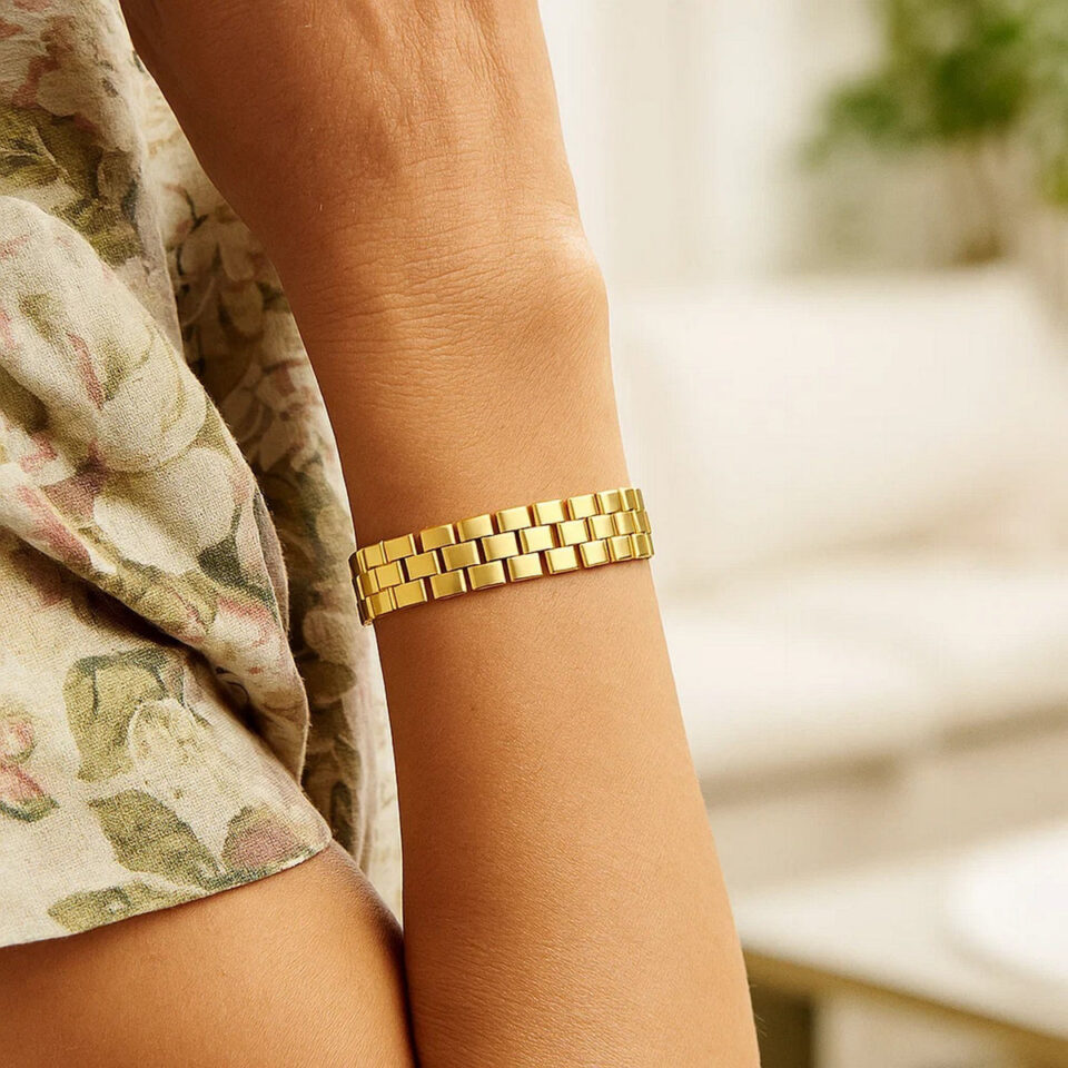 14K Yellow Gold Small Cobblestone Link Bracelet