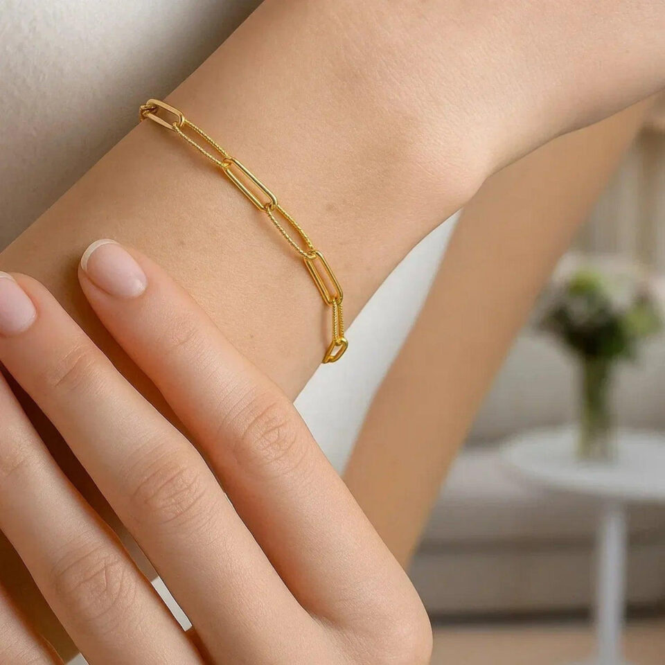 Paperclip bead bracelet in solid 14K yellow gold, view 4