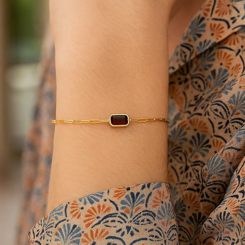 Garnet paperclip bracelet in solid 14K yellow gold, view 3