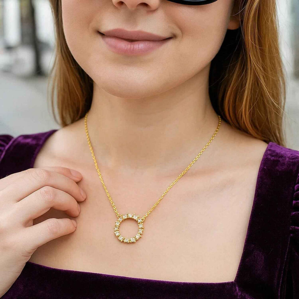 14K Yellow Gold Diamon Oro Circle Necklace
