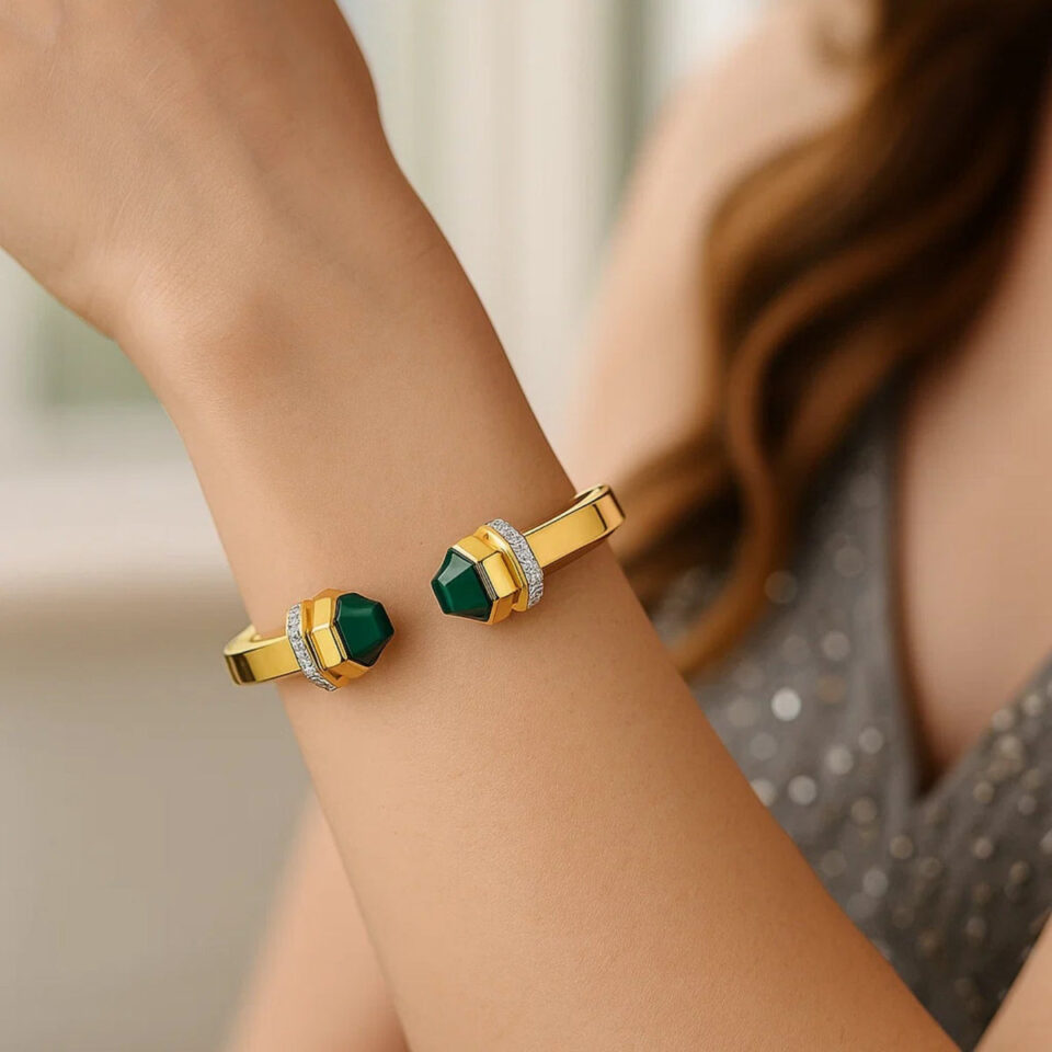 Green pyramid art deco cuff in solid 14K yellow gold, view 5