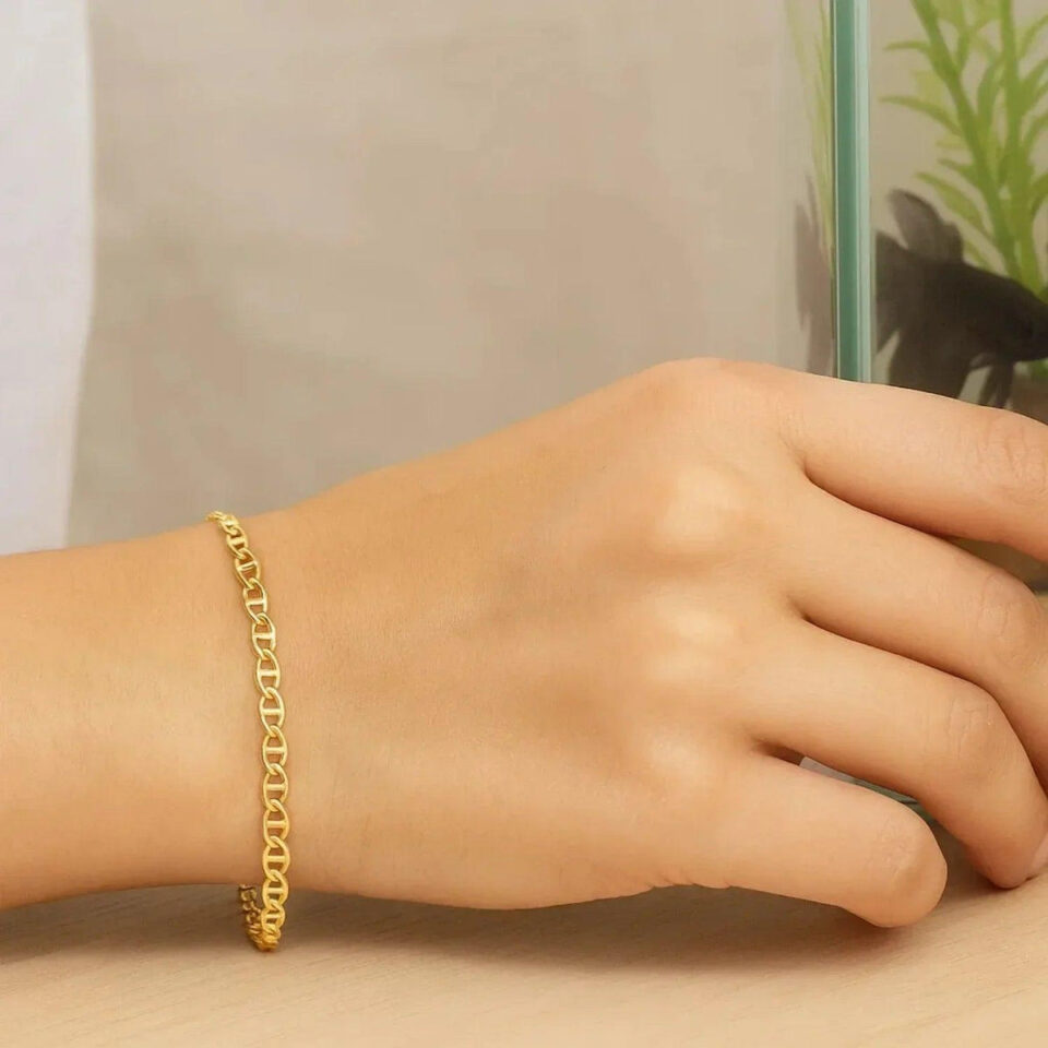 Mariner bracelet in solid 10K yellow gold, view 4